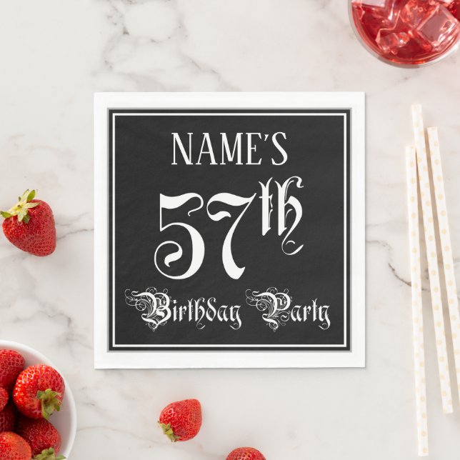 Serviette En Papier Fête du 57e anniversaire — Script fantaisie + Nom  (En situation)