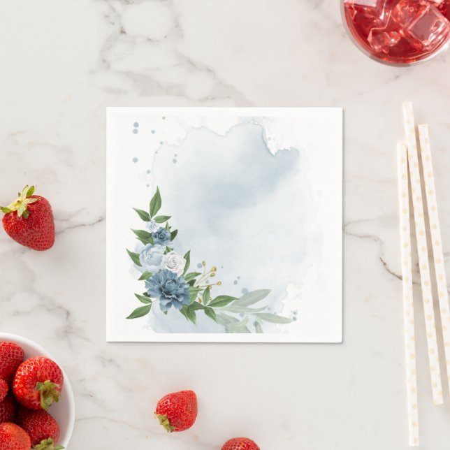 Serviette En Papier fleurs bleues et blanches botaniques (En situation)