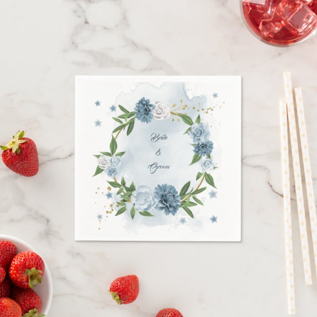Serviette En Papier fleurs bleues et blanches mariage botanique (En situation)