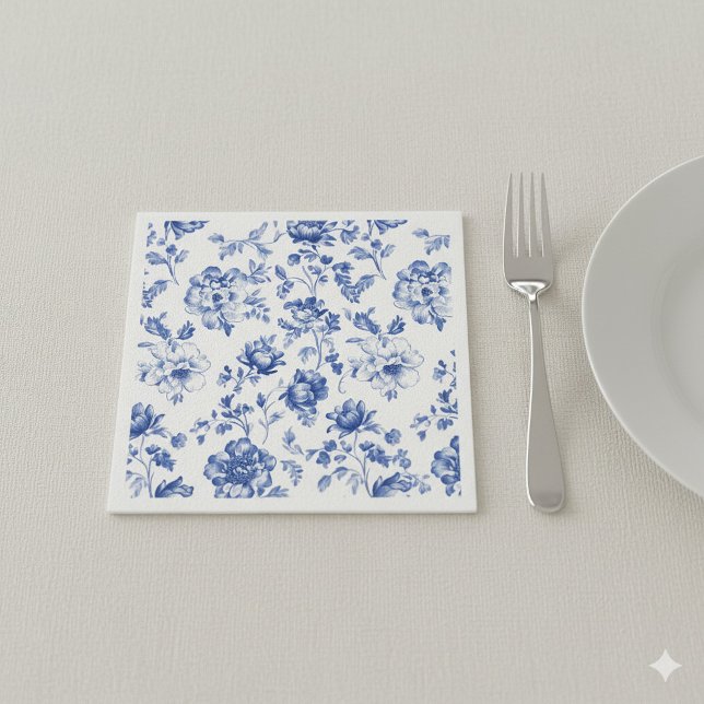 Serviette En Papier Floral bleu et blanc (Light blue and white delftware style paper napkin.)