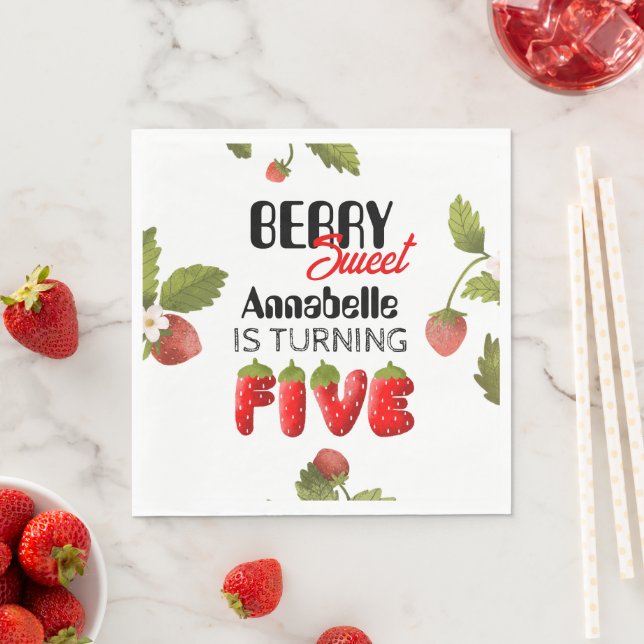 Serviette En Papier Fraise Cinq Anniversaire (En situation)