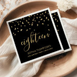 Serviette En Papier Gold Confetti sur Black 18th Birthday Party<br><div class="desc">Aidez-les à fêter leur 18ème anniversaire dans le style avec ce design simple mais élégant, avec des confettis triangulaires en faux or sifting down sur le mot "dix-huit" en écriture manuscrite élégante sur un arrière - plan noir. Personnalisez-le avec le nom de l'honneur en or sans serif police, ainsi que...</div>