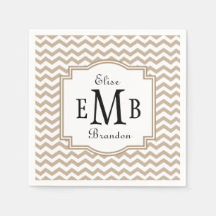 Serviette En Papier Initiales de mariée et de chambre de sable Chevron