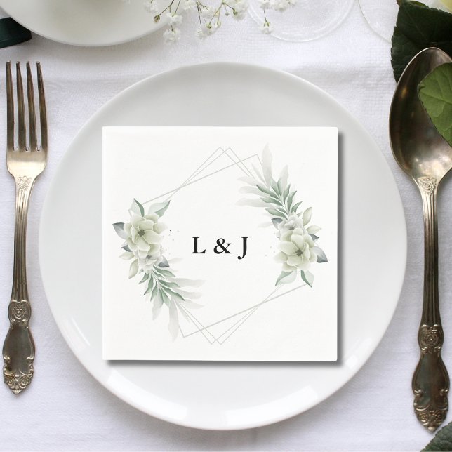 Serviette En Papier Initiales de verdure de monogramme personnalisées  (Personalized greenery monogram napkins add elegant charm to your wedding table.)