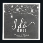 Serviette En Papier Je fais du BBQ Craie de Fiançailles Rustique<br><div class="desc">Serviettes de fête de fiançailles rustiques chic. Facile à personnaliser avec vos détails. Veuillez me contacter via le chat si vous avez des questions sur l'œuvre d'art ou si vous avez besoin d'une personnalisation. REMARQUE IMPORTANTE : Pour obtenir de l'aide sur les commandes, l'expédition, les informations sur les produits, etc.,...</div>