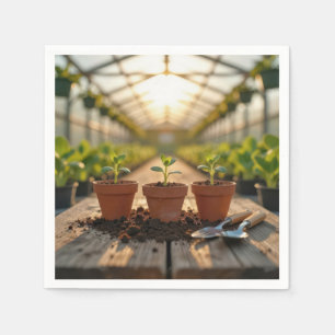 Serviette En Papier Jeunes plants de serre dans des pots en argile