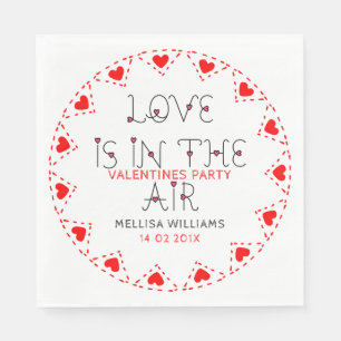Serviette En Papier L'Amour Est Dans Le Design De La Typographie De L'