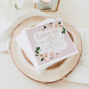 Serviette En Papier L'amour est en fleur rose vif mariée fleur sauvage