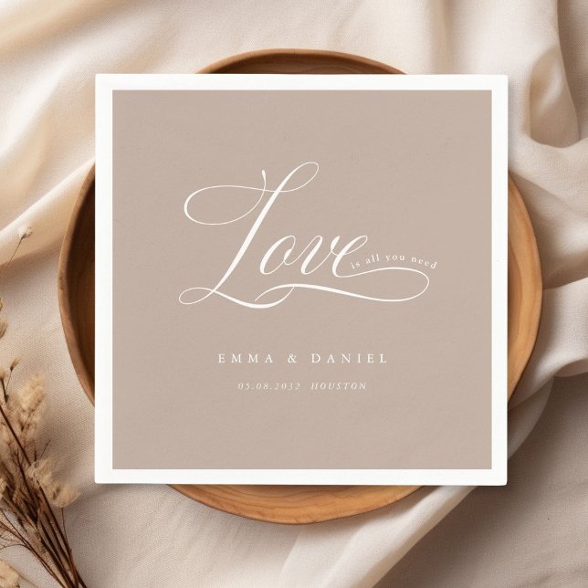 Serviette En Papier L'amour est tout ce dont vous avez besoin ! Élégan (Love is all you need! Elegant, wedding Napkins, scripted font with your name & date.)