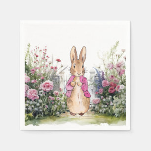 Serviette En Papier Lapin classique en veste rose dans son jardin