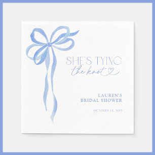 Serviette En Papier L'arc bleu, elle noue le nœud, fête de mariage