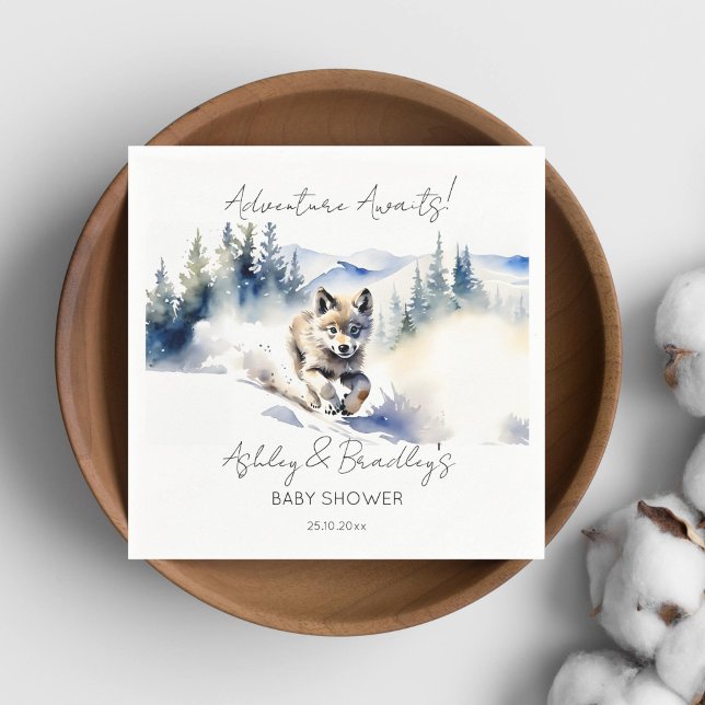 Serviette En Papier L'aventure à thème Wolf attend le baby shower (Wolf themed baby shower tableware personalized napkins watercolor cute wolf cub in Alaska wilderness)