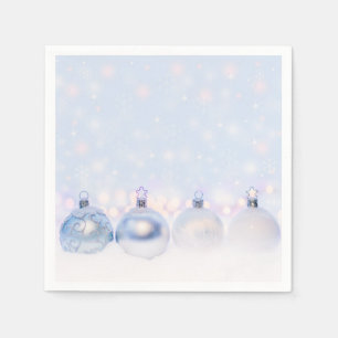 Serviette En Papier Les balles de Noël en argent sur la neige