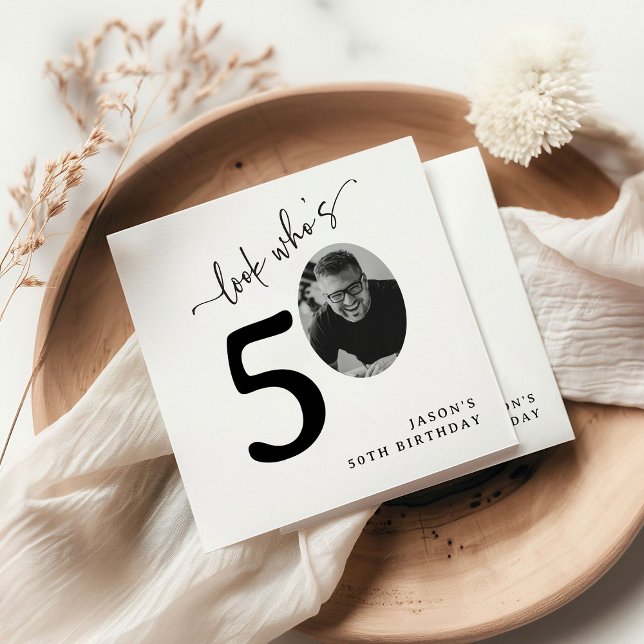 Serviette En Papier Look Who's 50! Modern Photo 50th Birthday (Créateur téléchargé)