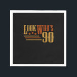 Serviette En Papier Look Whos 90 Years Old Funny 90th Birthday Gift<br><div class="desc">This 90th birthday design in a vintage look makes a great gift for anyone who turns 90. The perfect 90 years old gift idea for the next birthday party. Look Who's 90 Birthday Costume Gift Idea.</div>