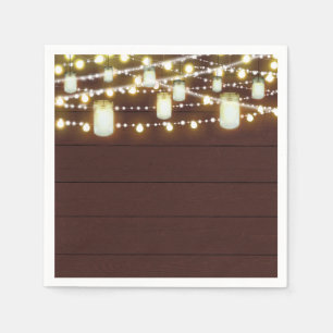 Serviette En Papier Lumières en bois marron et guirlande lumineuse Fêt