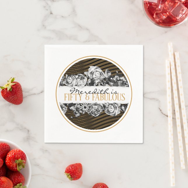 Serviette En Papier Luxe noir et or personnalisé 50 et fabuleux (En situation)