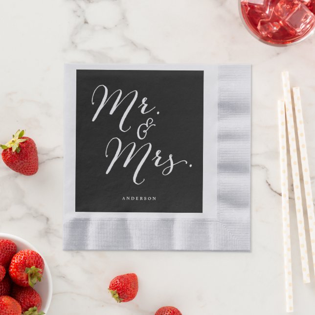 Serviette En Papier M. & Mme Classic Script Calligraphy Nom Mariage (En situation)