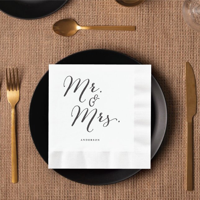 Serviette En Papier M. & Mme Classic Script Calligraphy Nom Mariage (Mr & Mrs Classic Script Calligraphy Name Wedding Paper Napkins @ fatfatin_blue_knot)