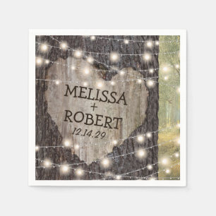 Serviette En Papier Mariage d'arbre cardiaque sculpté   Lumières à cor