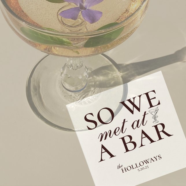 Serviette En Papier Mariage d'heure de cocktail Brown moderne (Modern Elegant Mousse Brown Wedding Suite Theme with options to personalize for your special day.)