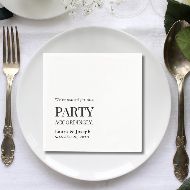 Serviette En Papier Mariage drôle de bar en conséquence (Funny wedding bar napkins add playful charm and keep guests smiling all night.)