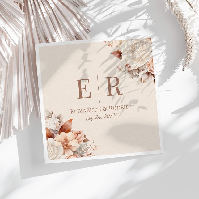 Serviette En Papier Mariage Monogramme Mocha Mocha Floral (Blush Floral Mocha Mousse Monogram Wedding Napkins on a sunny white boho table.)