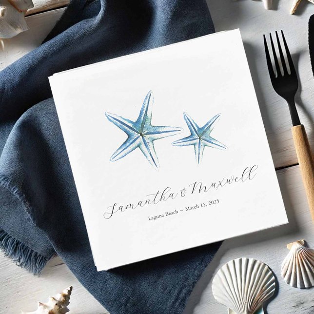 Serviette En Papier Mariage sur la Plage Aquarelle Étoile de Mer (Beach wedding cocktail napkins personalized with the bride and grooms names and blue starfish)
