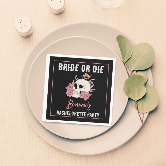 Serviette En Papier Mariée ou mourir noir rétro crâne de soirée de bac (Bride or die black retro skull bachelorette party supplies monogram personalized napkins table decor)