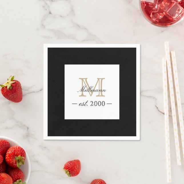 Serviette En Papier Minimal Elegant Gold Monogram Family Year Est. (En situation)
