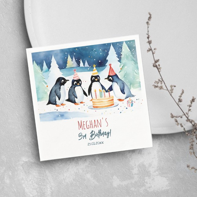 Serviette En Papier Modèle d'anniversaire d'hiver de Penguin dans l'Ar (Penguin arctic winter birthday party personalized tableware template napkins cute penguins and cake)