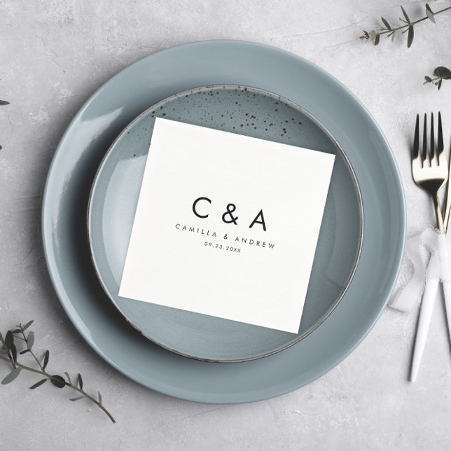 Serviette En Papier Monogramme de mariage simple noir et blanc (Simple Modern Black and White Wedding Monogram Cocktail Hour Party Napkins.)