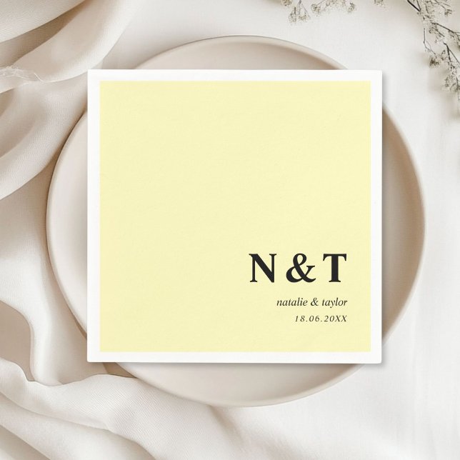 Serviette En Papier Monogramme jaune (Monogram, modern, simple, elegant napkins, blush-pink with your names and date.)