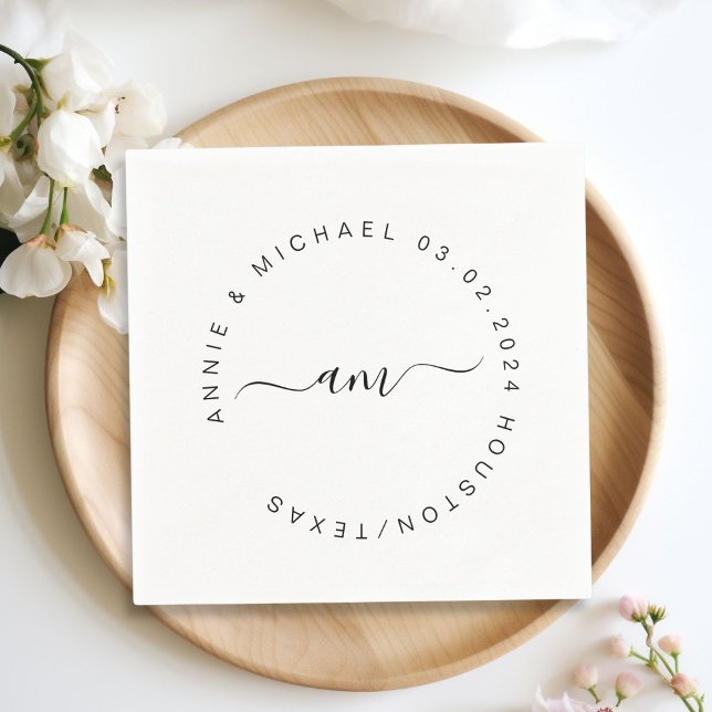 Serviette En Papier Monogramme, Moderne, Mariage minimal (Monogram, modern, minimal, white wedding napkin. Personalized with your name and date.)