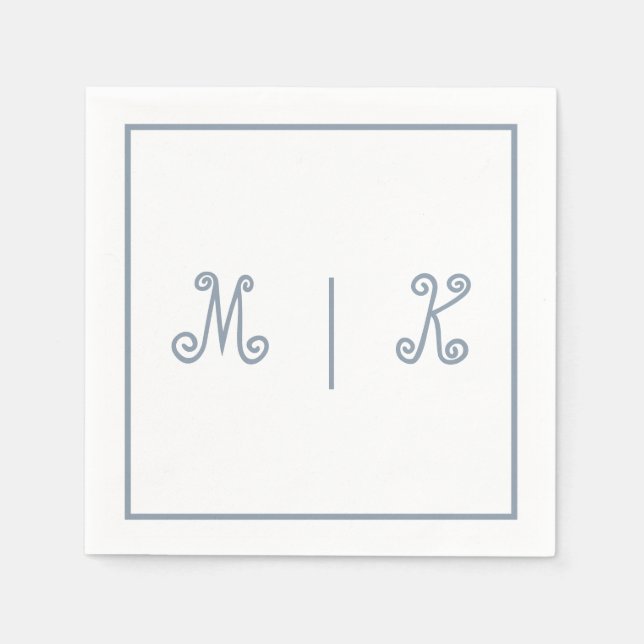 Serviette En Papier Monogrammes Dusty Blue Cool Script Mariage moderne (Devant)