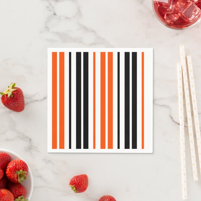 Serviette En Papier Motif de design à rayures orange noir blanc  (En situation)