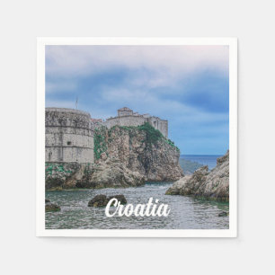 Serviette En Papier Murs de forteresse, côte rocheuse et mer en Croati