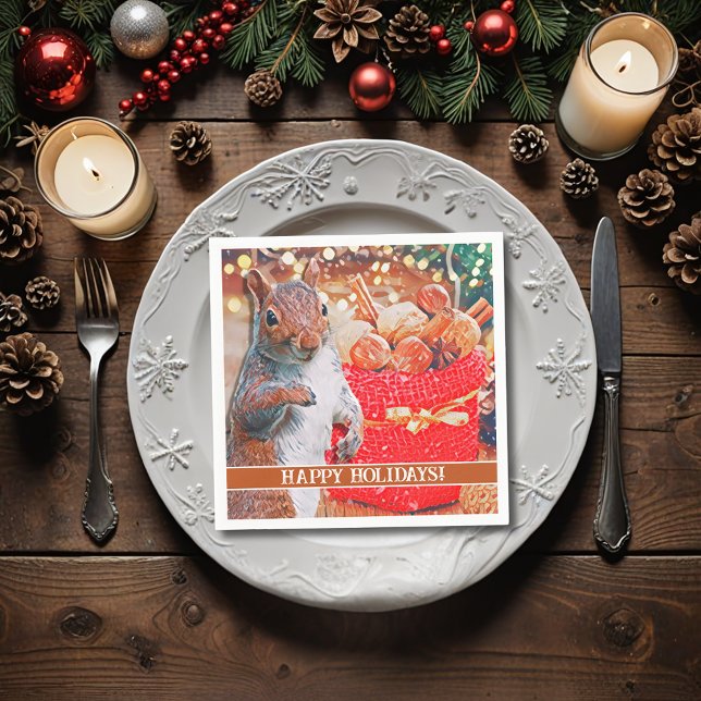 Serviette En Papier Noix de Noël d'écureuil mignonnes (A cute squirrel in front of the Christmas tree makes a sweet custom cocktail napkin for your party.)