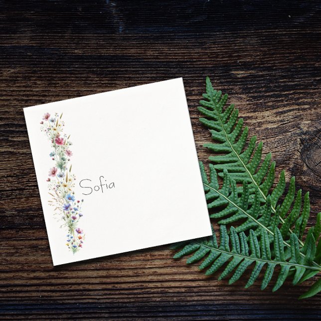 Serviette En Papier Nom de fleur de la fête des jardins français (French Garden Party flower design, bringing the elegance of a blooming garden right to your table.)