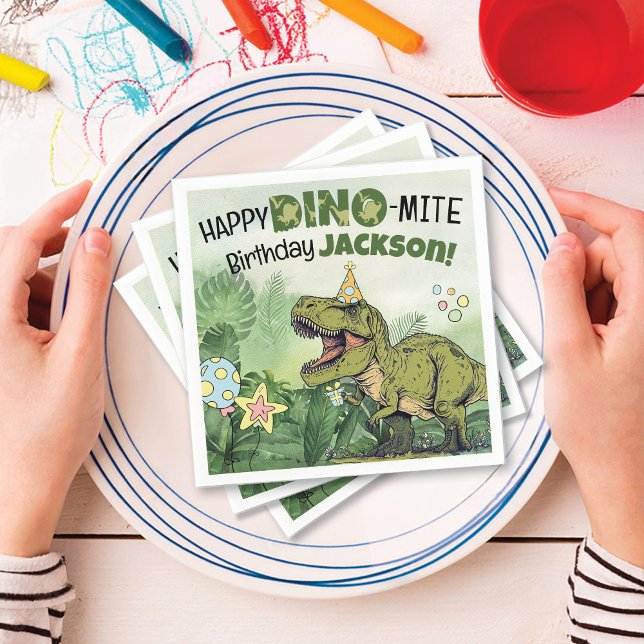 Serviette En Papier Nom des enfants Dino-Mite Dinosaur Anniversaire (Cute Dinosaur theme Happy Dino-mite Birthday name boy birthday party paper napkins table decorations)
