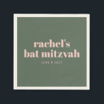 Serviette En Papier Nom du Bat mitzvah personnalisé en vert rose gras<br><div class="desc">Typographie personnalisée en gras rose pâle et Bat mitzvah vert forêt</div>