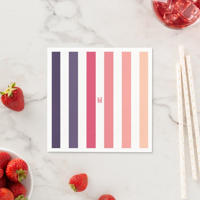 Serviette En Papier Ombre Beach Sunset Stripe & Monogramme personnalis (En situation)