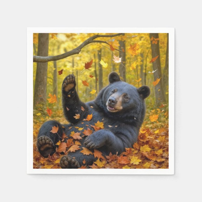 Serviette En Papier Ours Noir Dans Les Feuilles Automnes (Devant)