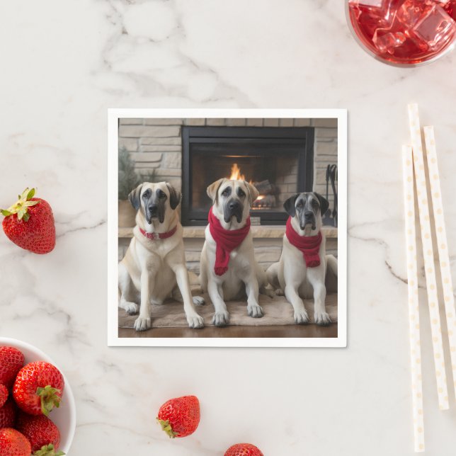 Serviette En Papier Pasteur anatolien près de la cheminée Noël (En situation)