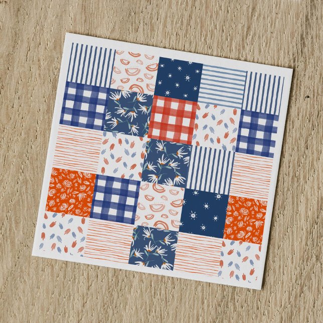 Serviette En Papier Patchwork 4 juillet bleu blanc rouge (Red, white, and blue patchwork Fourth of July party paper napkins.)
