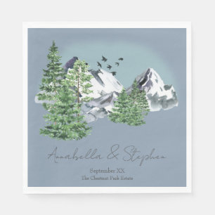 Serviette En Papier Paysage de montagne enneigée Forêt de pins sur fon