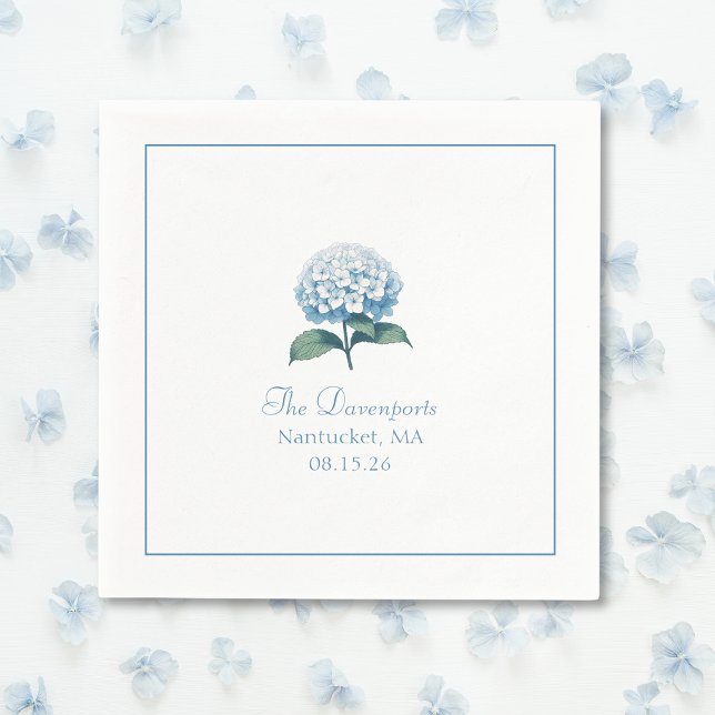 Serviette En Papier Personnalisé Noms Élégant bleu clair Hydrangea Mar (Elegant dusty blue hydrangea napkins for a timeless wedding. Personalize for your big day!)