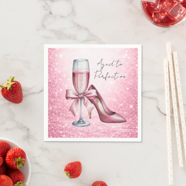 Serviette En Papier Pink Champagne Glass Aged To Perfection Birthday (En situation)