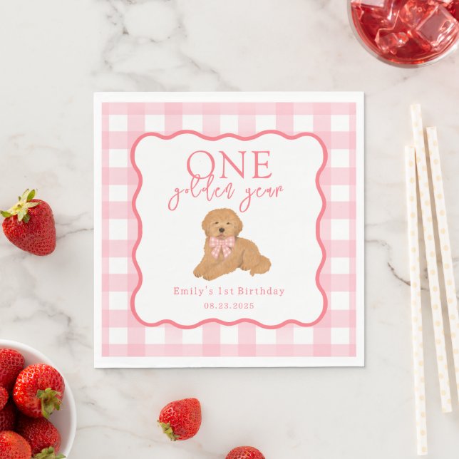 Serviette En Papier Pink Gingham One Golden Year Doodle Puppy (En situation)