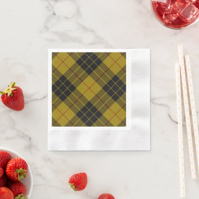 Serviette En Papier Plaque noire jaune tartan MacLeod (En situation)